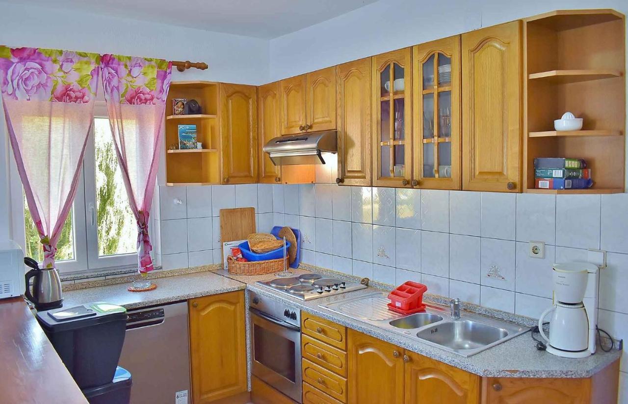 Apartment In Lopar/Insel Rab 17739 Bagian luar foto